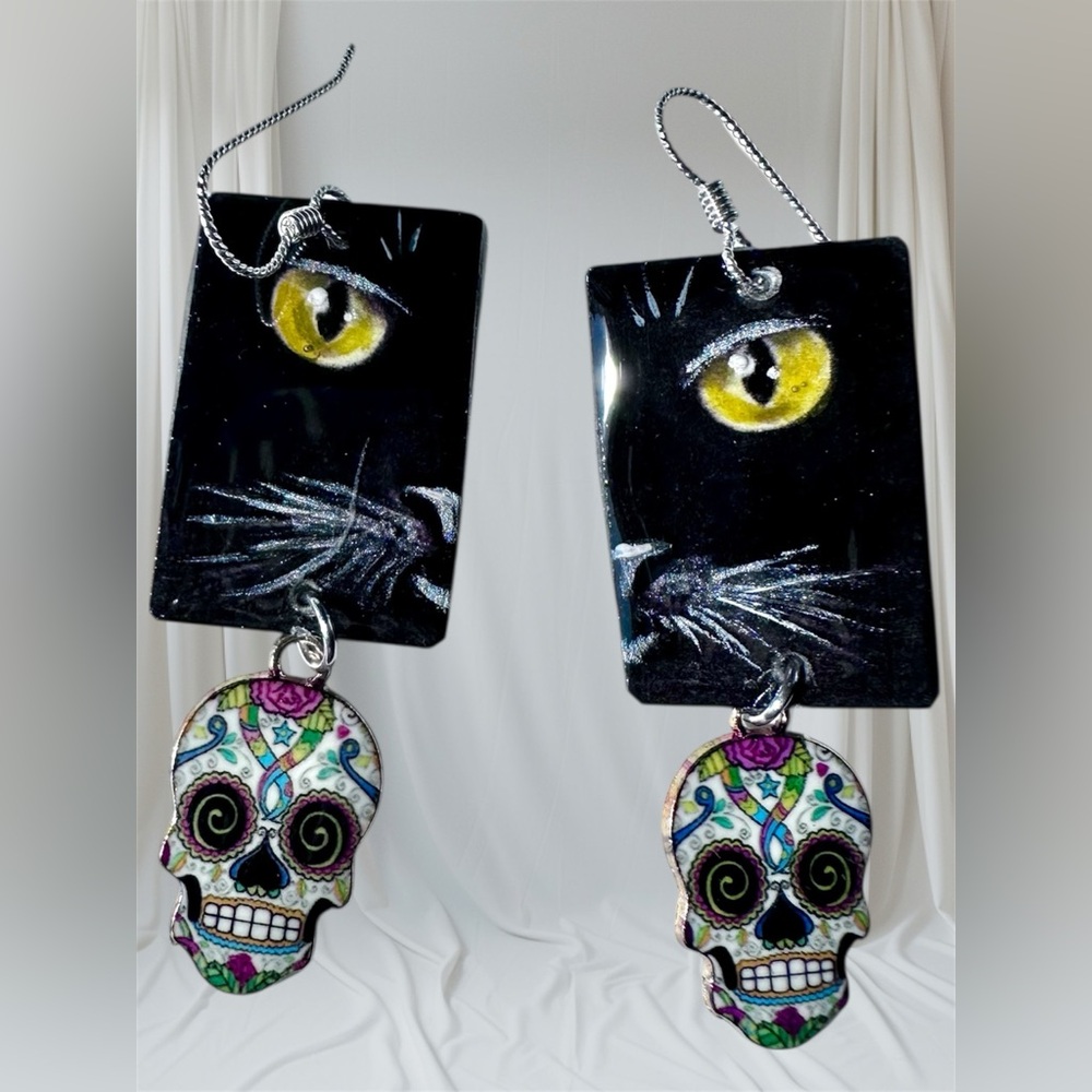 Handpainted black cat eye Halloween DOD skulls sterling wires OOAK
